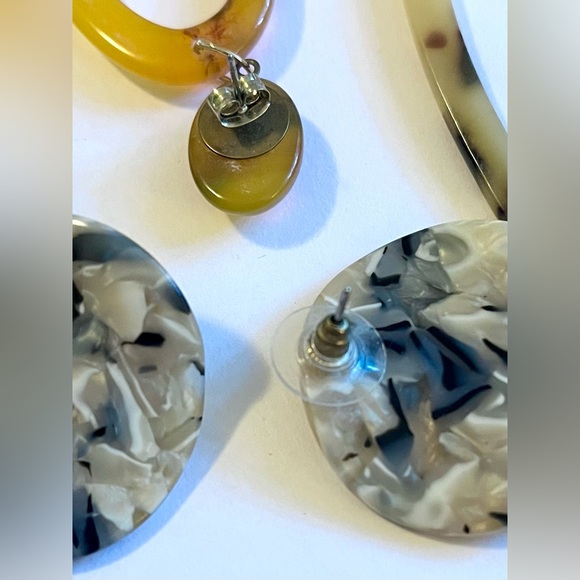 Set of 5 Acrylic Earrings - Picture 3 of 3